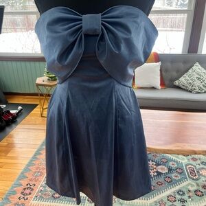 Elegant Navy Strapless Dress with Bow